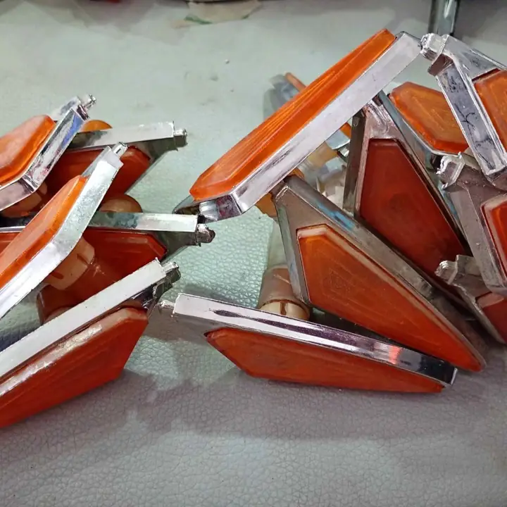 Fiat 1600 berlina faros giro guardabarro x unidad