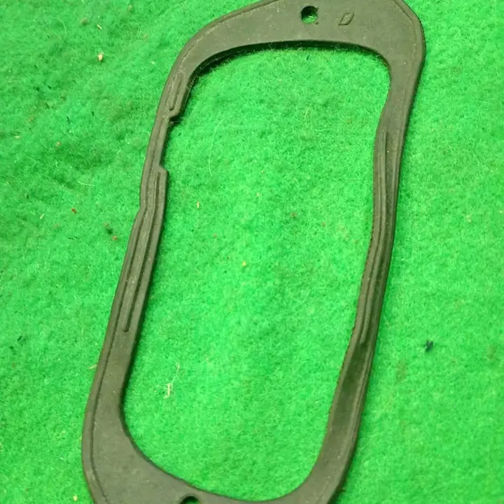 Fiat 600 goma faro trasero derecho
