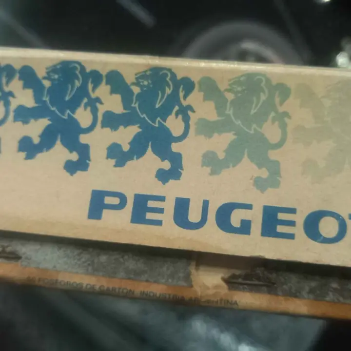 Antiguedad fosforos publicidad peugeot 504
