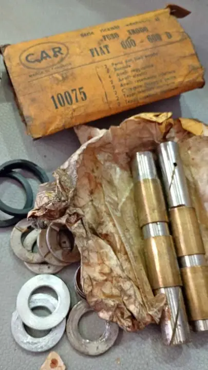 Fiat 600 kit pernos y bujes punta eje italianos