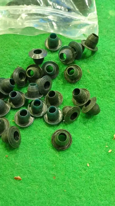 Fiat 147 y Sorpasso plástico sujeta sapito limpiaparabrisas x unidad