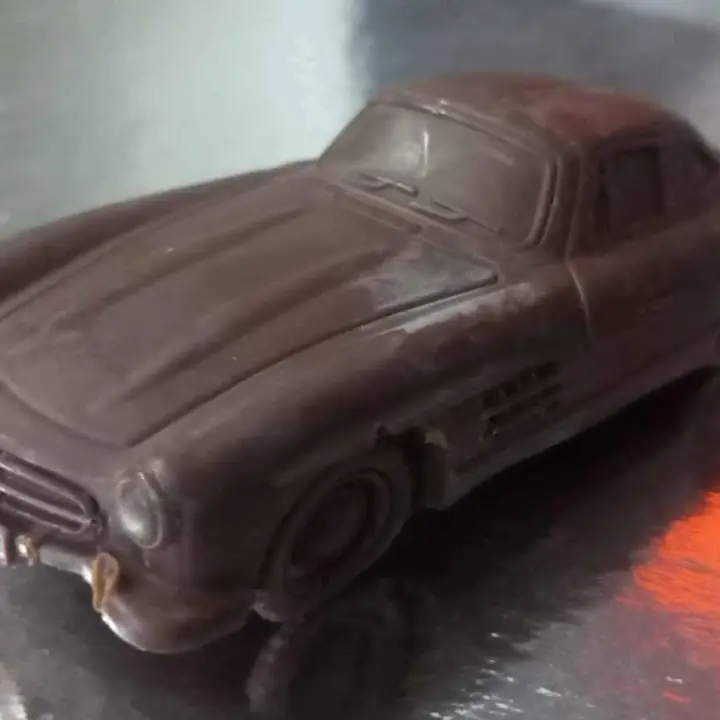 Mercedes 300 sl chocolate relleno