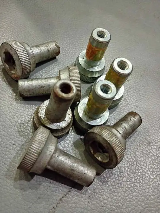 Fiat 125 bulón tapa válvulas x unidad