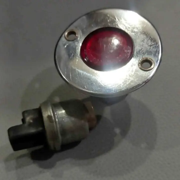 Fiat coupe 1500 luz puerta abierta