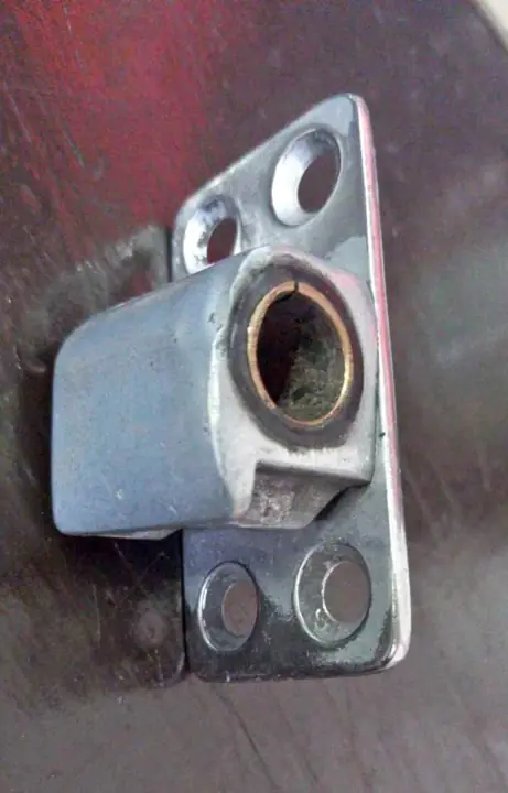 Fiat 125 coupe reten cerradura conductor