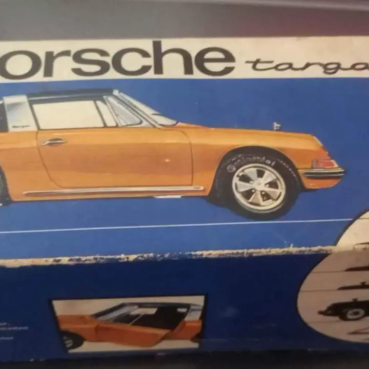 Schuco porsche 911 con faltantes