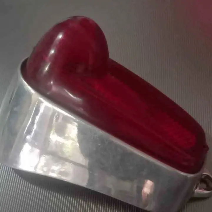 Fiat 600 año 1955 faro trasero lado conductor