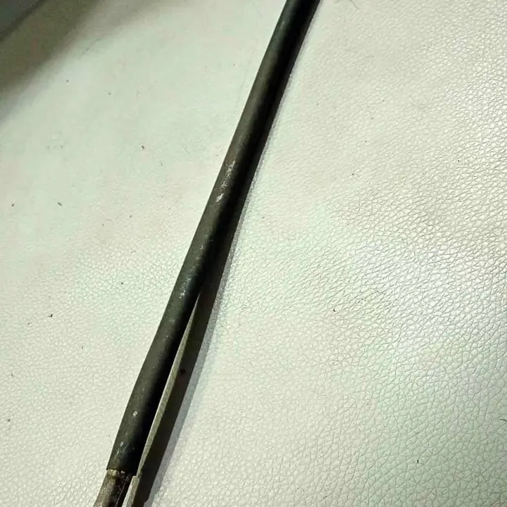 Fiat 600 R cable seguro rueda de auxilio