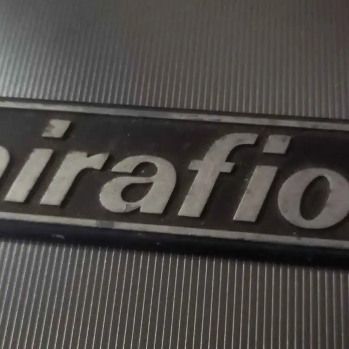 Fiat 125 mirafiori insignia trasera metálica