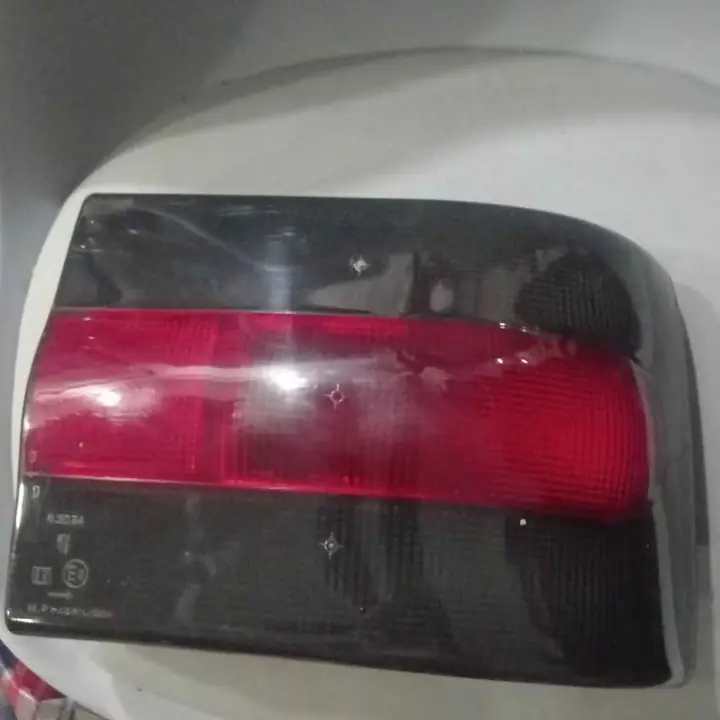 Renault 19 RN faro trasero derecho nuevo en caja