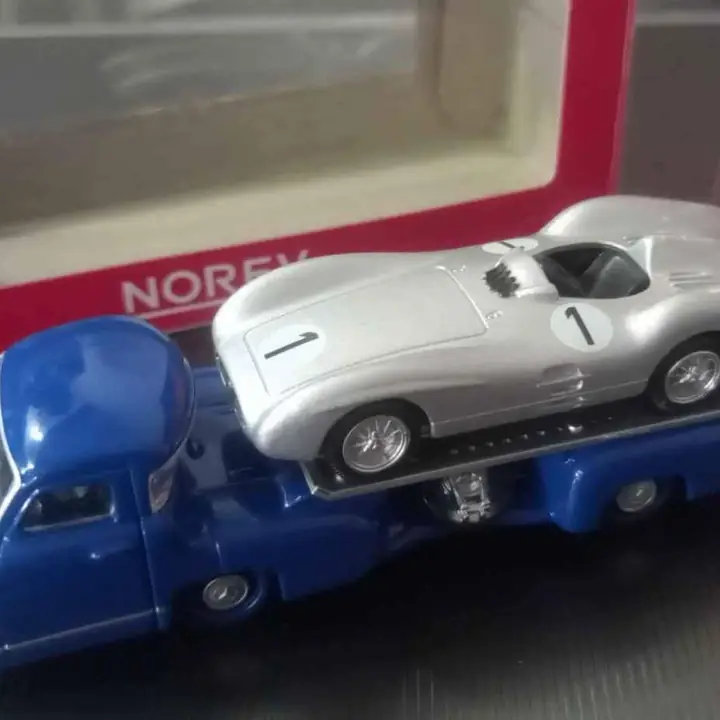 Mercedes flecha de plata y transporter norev 1/64