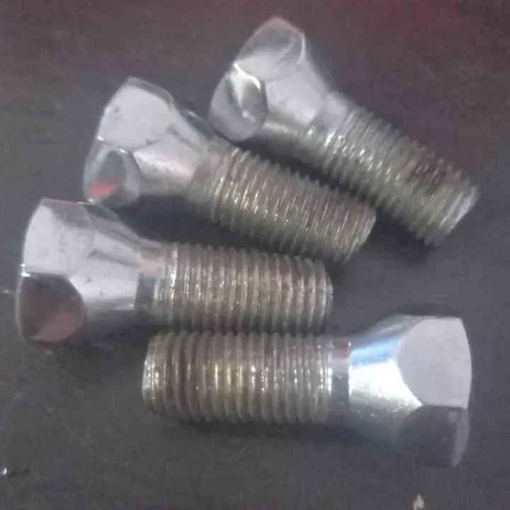 Fiat 600 bulones rueda cromados x 16
