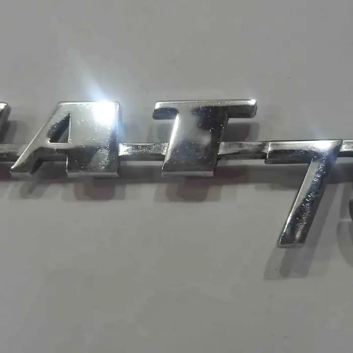 Fiat 750 insignia trasera original