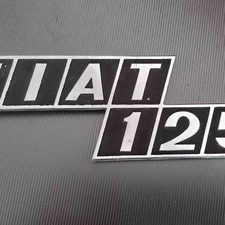 Fiat 125 Insignia Trasera