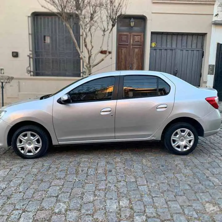 Renault logan expression nafta muy buen estado año 2014/169 mil km
