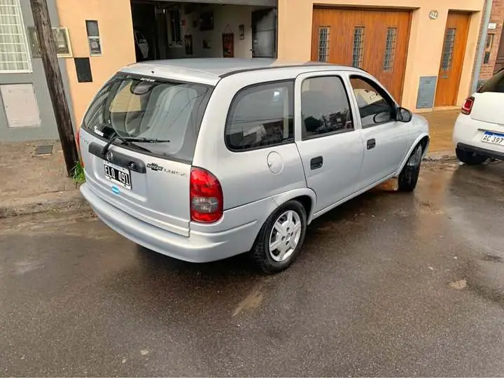 Chevrolet corsa wagon nafta año 2004 doc al día aire a revisar año 2004/220 mil km