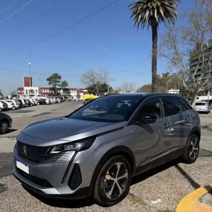 Peugeot 3008 GT 2022 con 32.000km