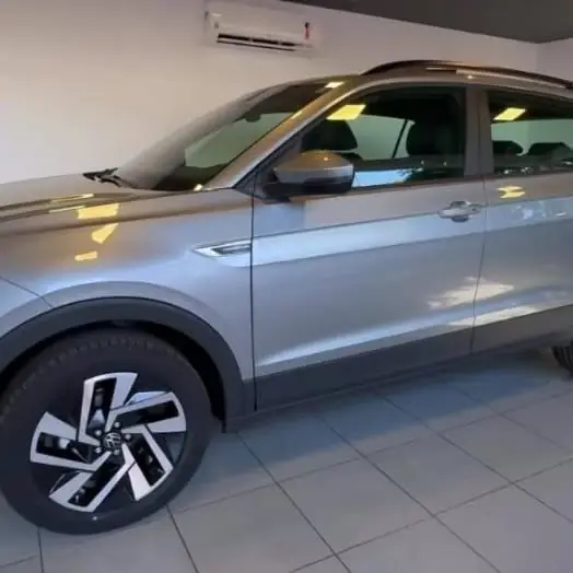 Hermosa camioneta SUV T cross VW volkwaguen