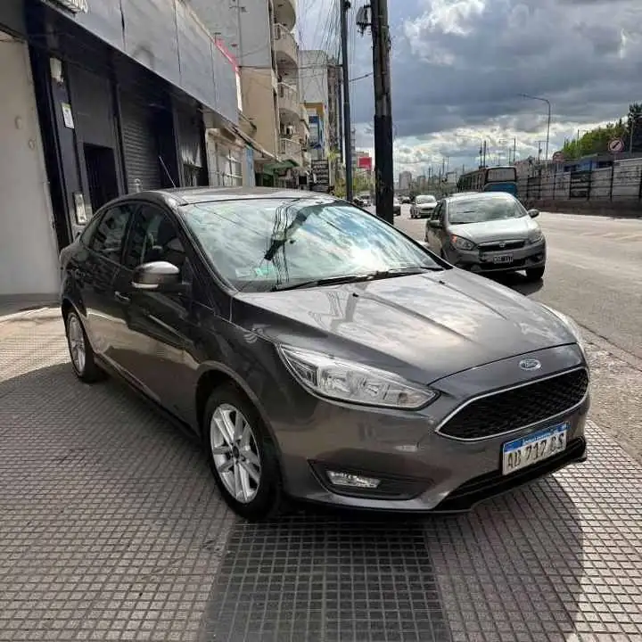 Financio en cuotas fijas Ford Focus 2017 ideal laboral aplicaciones