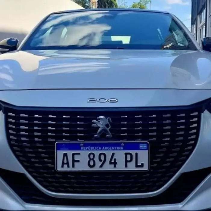 Vendo mi Peugeot 208 2023 usado con 9.500 KM