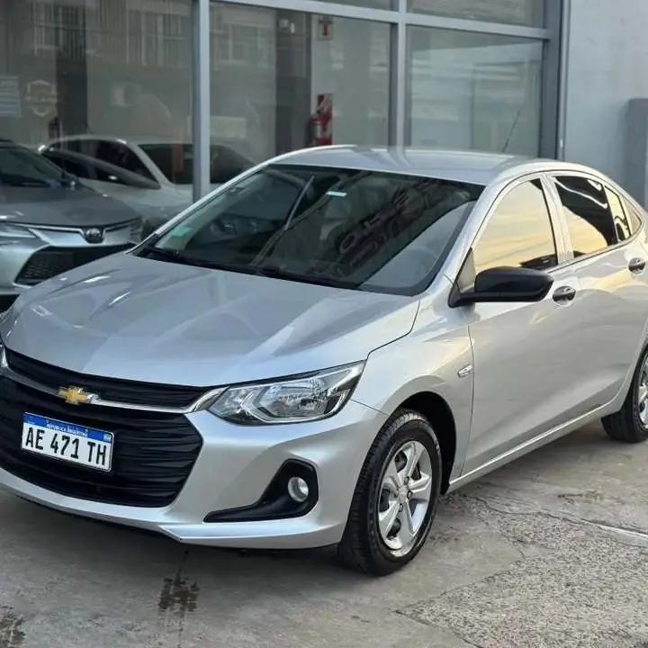 Hermoso chevrolet onix sedan 1.0L no gasta nada 20.000km