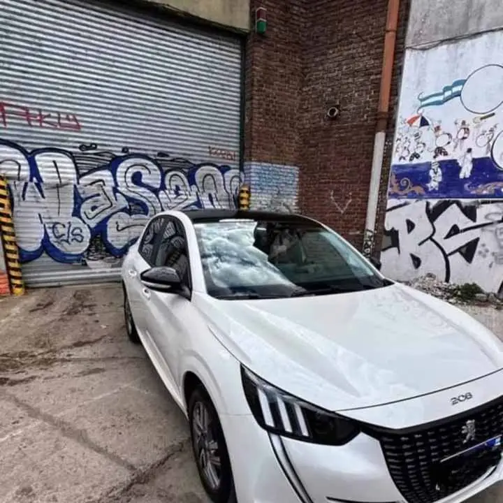 208 Peugeot 2023 financiado