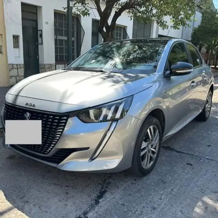 Peugeot 208 con 23.000km REALES !