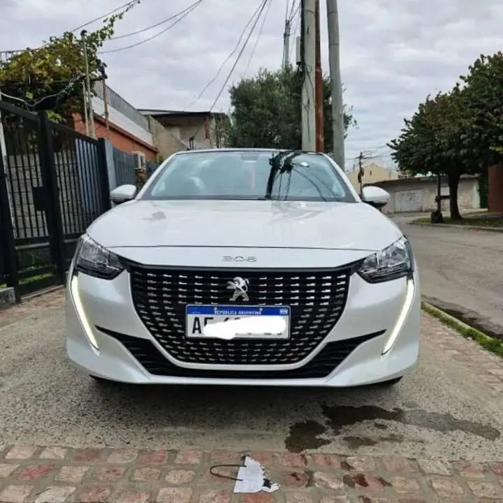 Vendo mi peugeot 208 feline tope de gama