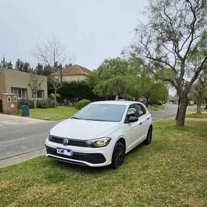 Polo inmaculado con 10.000KM