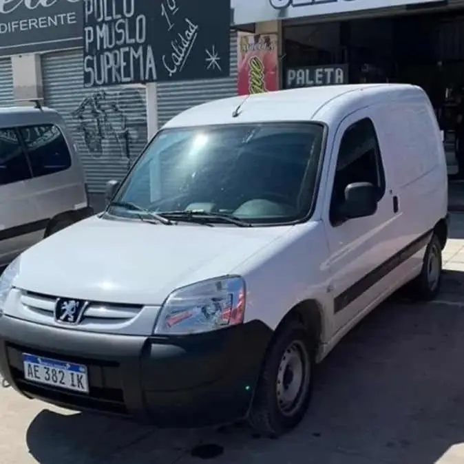 Peugeot parnert furgon