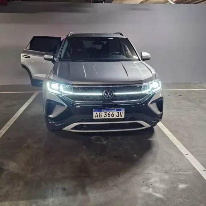 VW taos 2023 con 15.000KM