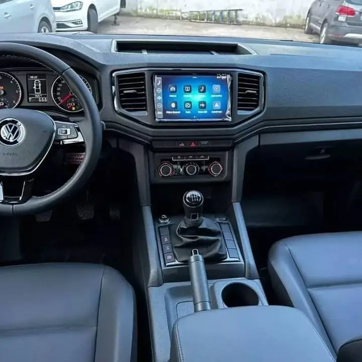 Vehiculo en stok! amarok trendline 4X2 negra volkwaguen