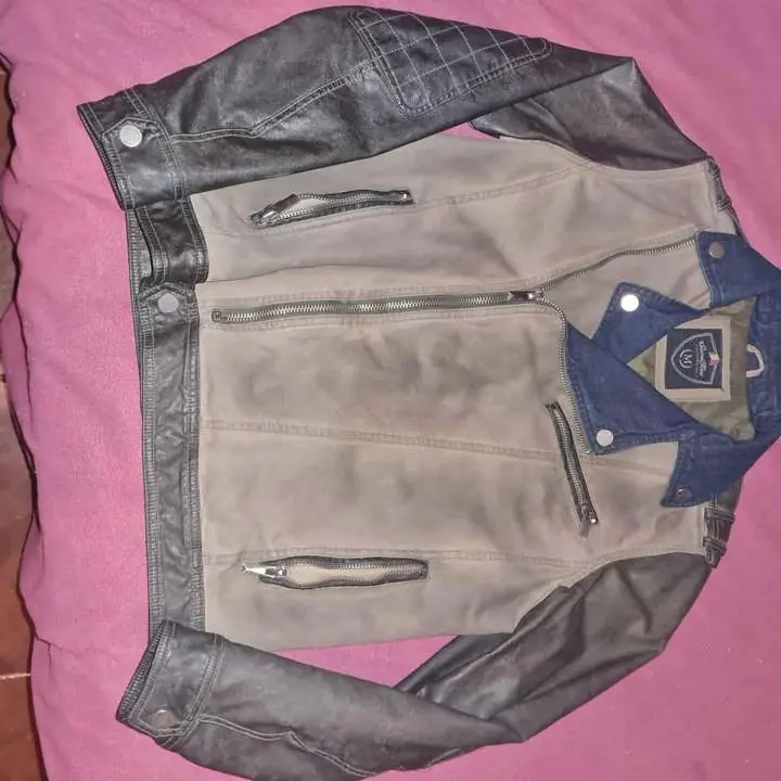 Campera eco cuero siamo fuori