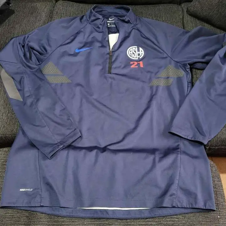 Buzo nike shield 2021 talle M