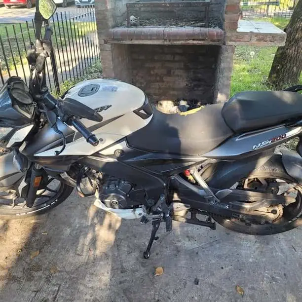 Bajaj Rouser 200NS modelo 2019