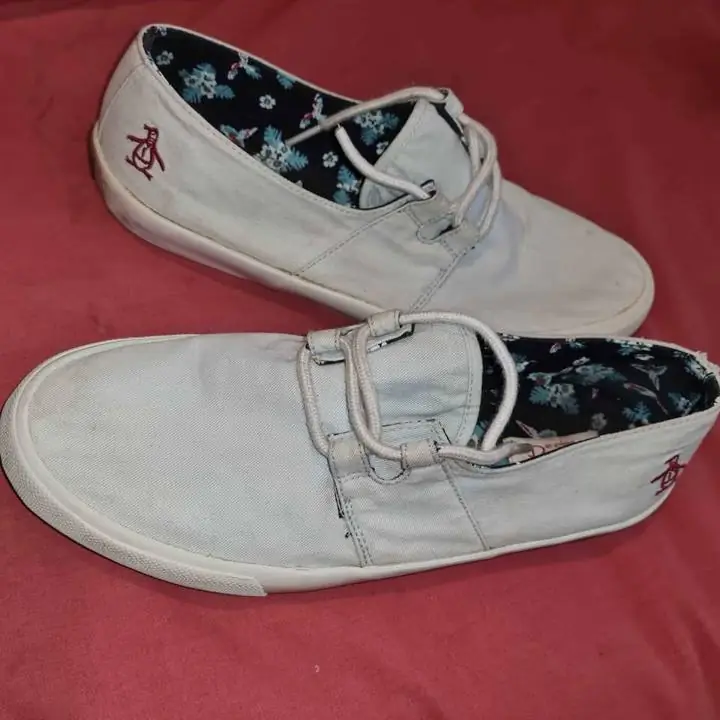 Zapatilla penguin como nuevas 41
