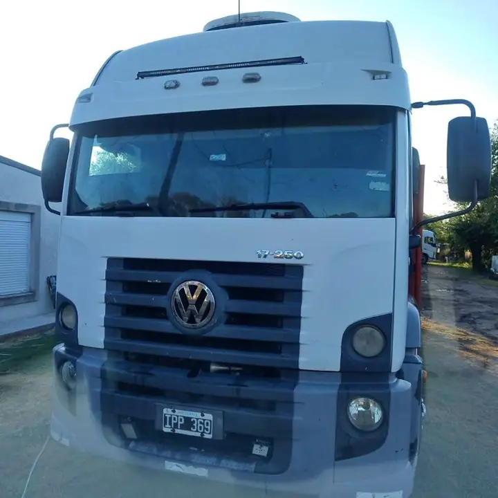Volkswagen 17- 250 250HP Chasis 4x2 2010