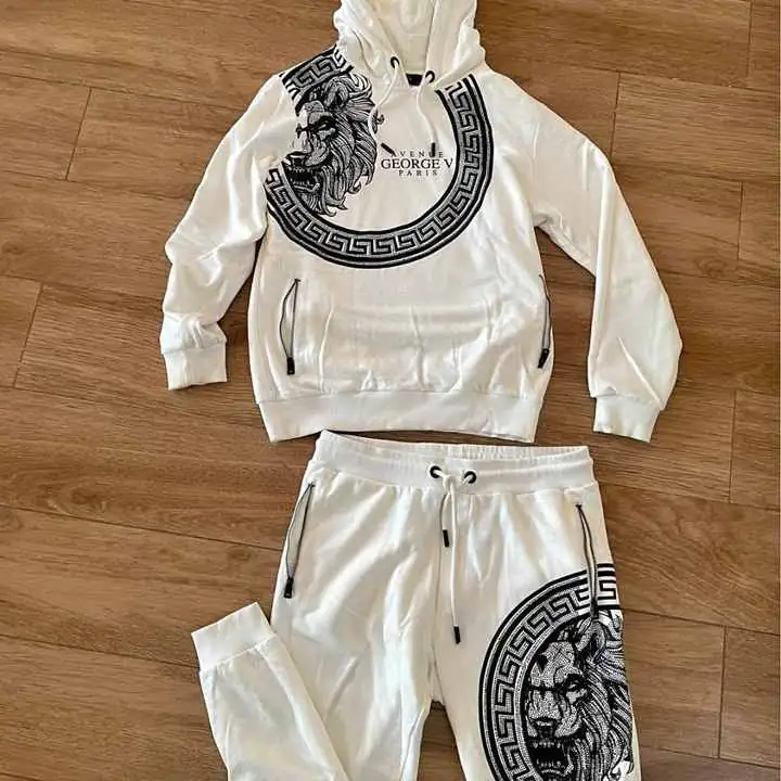 Conjunto deportivo Avenue George V Paris