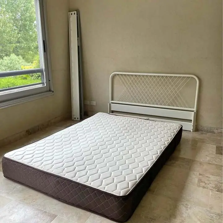 Cama con colchón