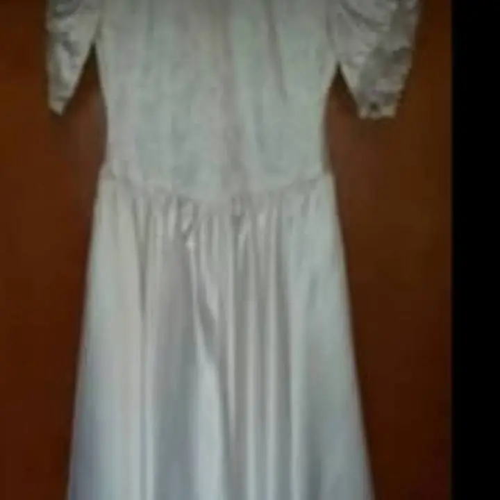 Vendo vestido de 15 comunion o novia