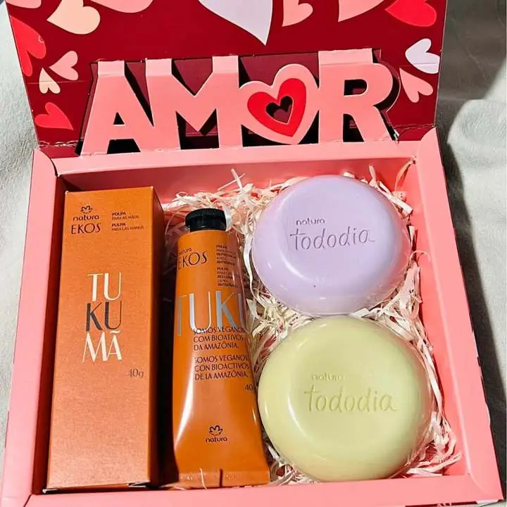 Box amor Pulpa de manos TUKUMA + 2 Jabones en barra NATURA