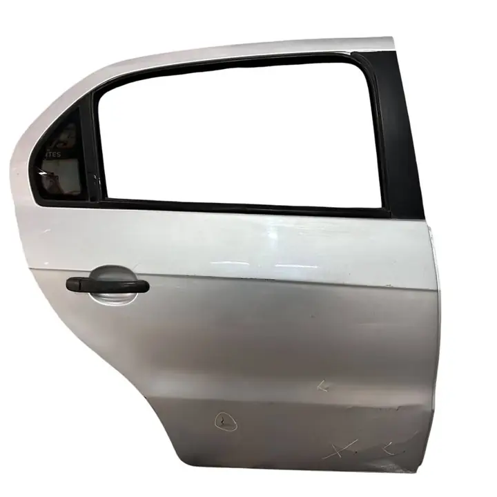 Puerta Trasera Derecha Volkswagen Gol Trend con detalle gris ID:215647
