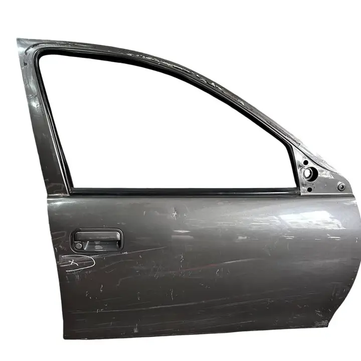 Puerta Delantera Derecha Chevrolet Corsa 4p detalle parante ID:215657