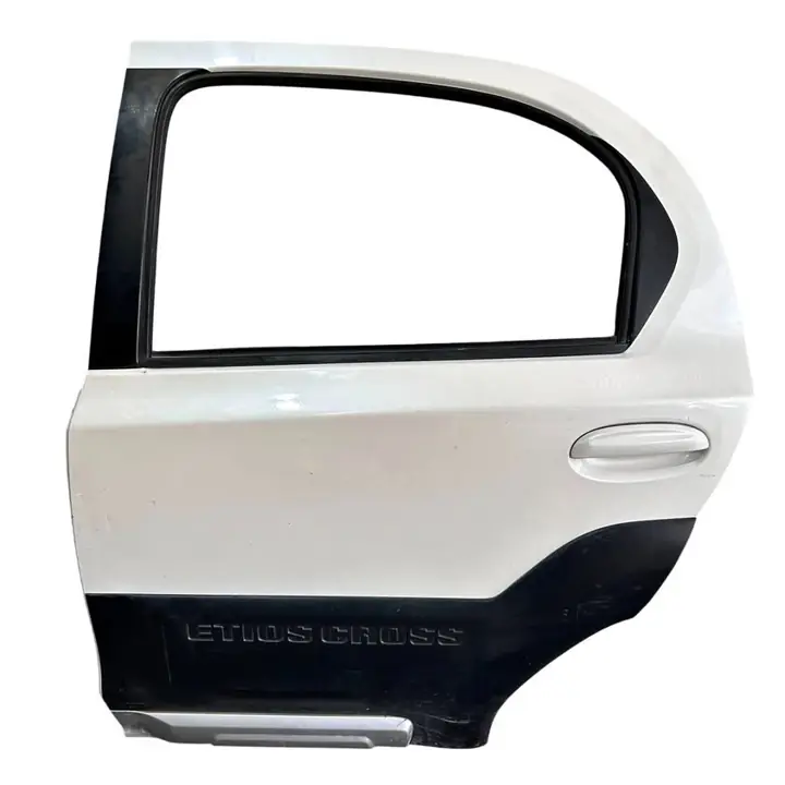 Puerta Trasera Izquierda Toyota Etios Cross 5p blanca ID:215429