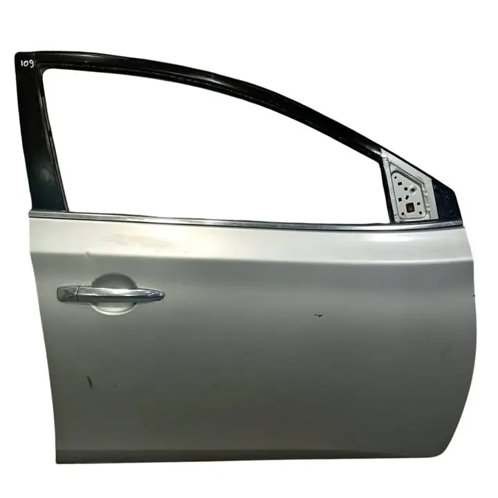 Puerta Delantera Derecha Nissan Sentra 15/20 ID:26723