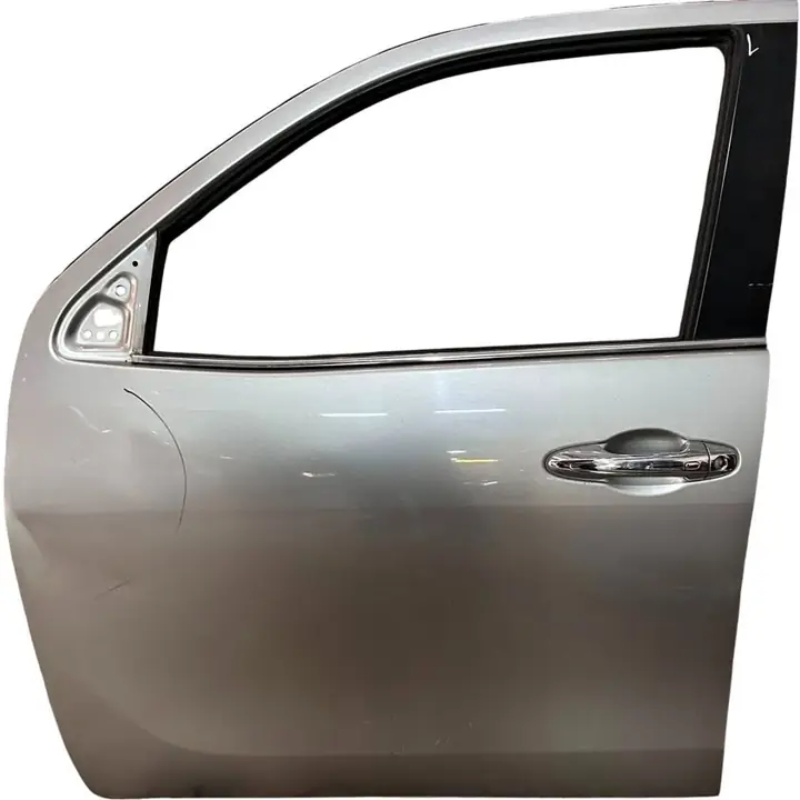 Puerta Delantera Izquierda Toyota Hilux SW4 minimo detalle ID:215465