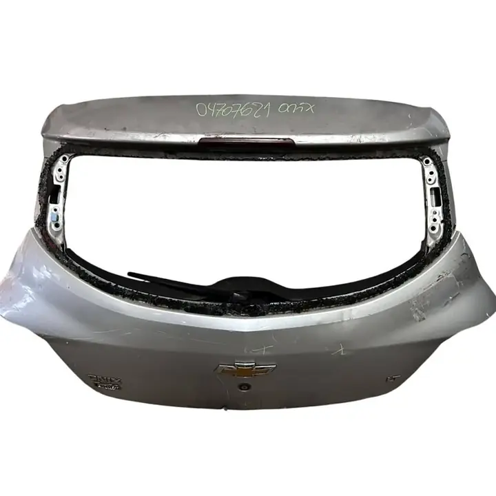 Porton Trasero Chevrolet Onix gris minimo detalle gris ID:215722