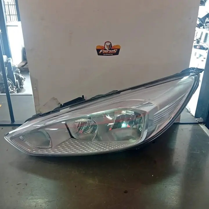 Optica Izquierda Ford Focus 3 15/19 sin led ID:26930