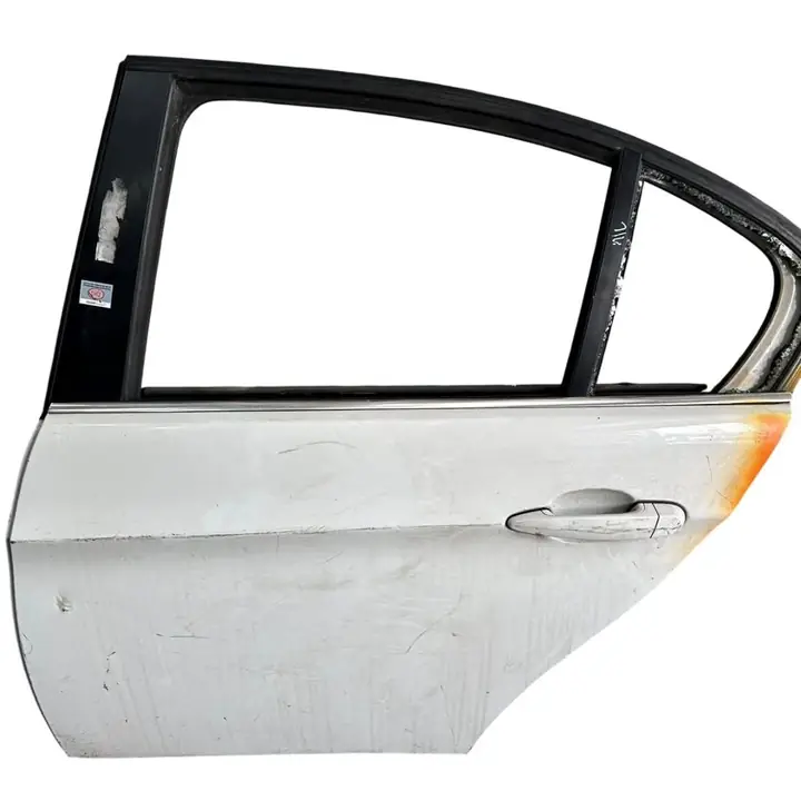 Puerta Trasera Izquierda BMW 320 i blanca impecable ID:215761