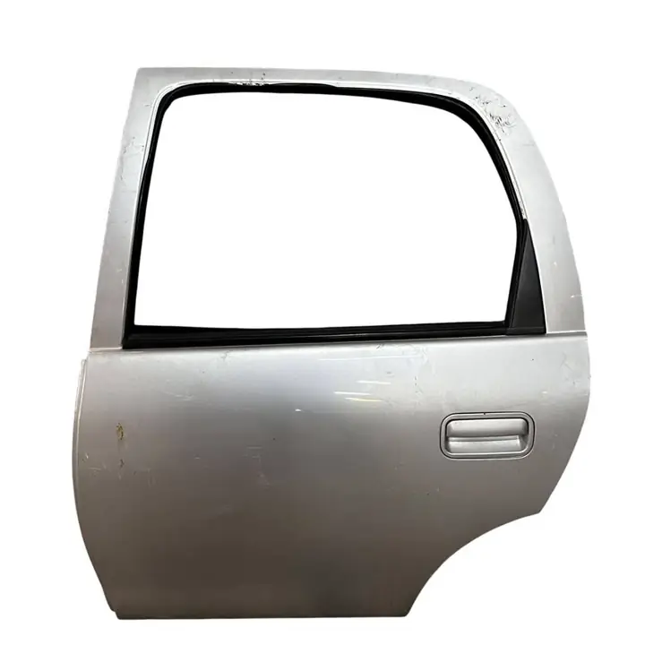 Puerta Trasera Izquierda Chevrolet Classic gris plata ID:215688